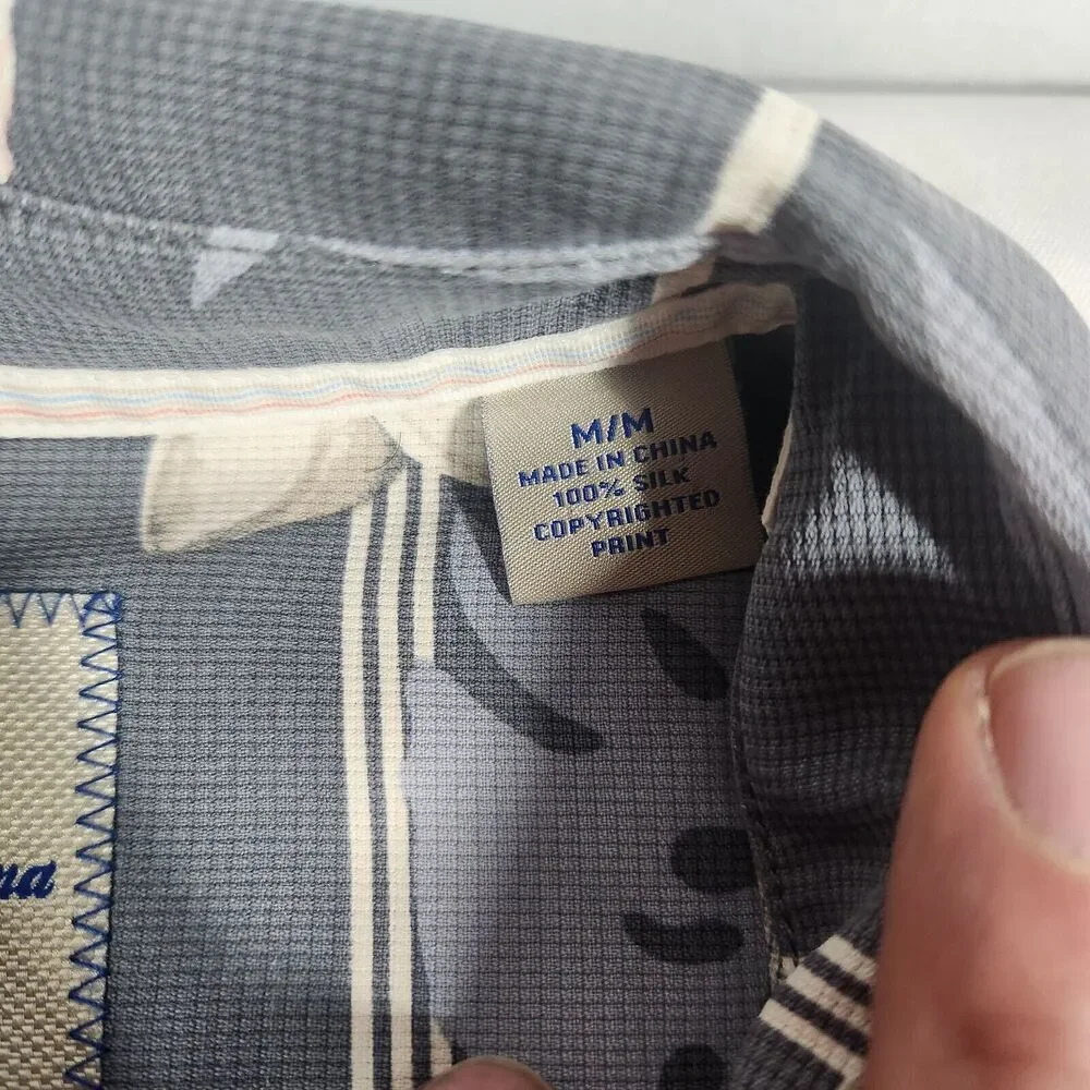 Tommy Bahama Shirt Mens M 100% Silk Hawaiian Casual Short Sleeve Button Down